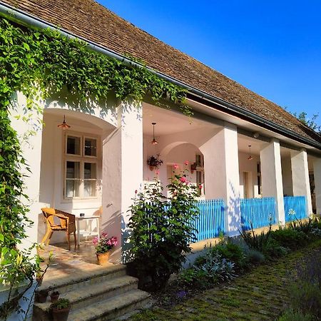 Ethno&Coffee House Tulip Bed & Breakfast Glozan Dış mekan fotoğraf