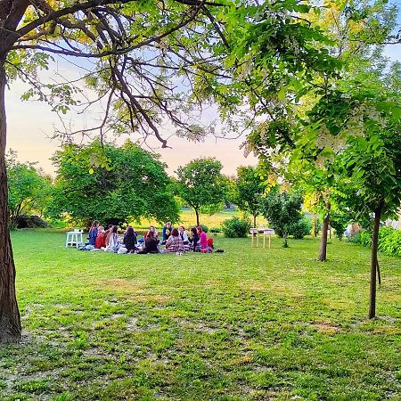 Ethno&Coffee House Tulip Bed & Breakfast Glozan Dış mekan fotoğraf